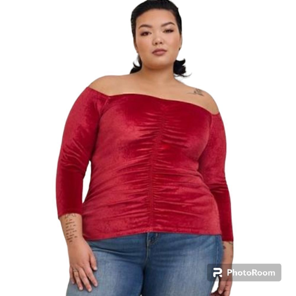 4X 26W Torrid Red Stretch Velvet Shirred Front Off Shoulder Top Holiday Naughty